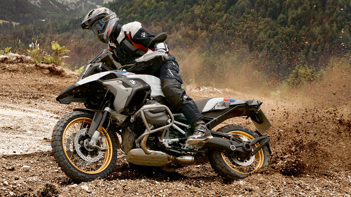 BMW Motorrad R1250GS в режимах "Эндуро" ...