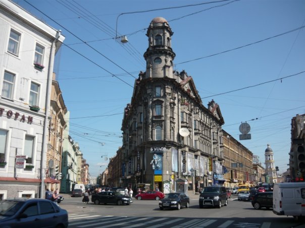 Mossir . На Пяти Углах. Слева-улица Рубинштейна. Фото 2009 года. Сейчас всё по другому...