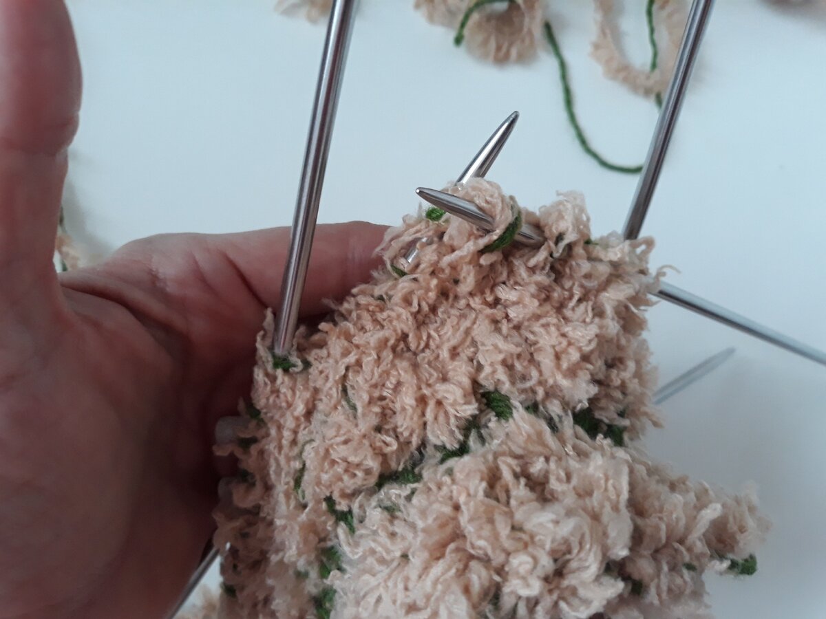 Ориентируюсь по зелёной нити).