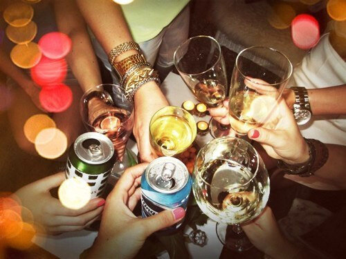 Почему некоторые люди от выпивки и наркотиков могут становиться забавными, а другие превращаются в форменную катастрофу?