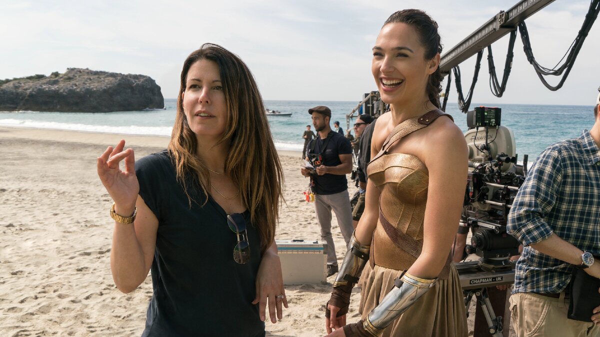 На съемках «Чудо-женщины» (2017)