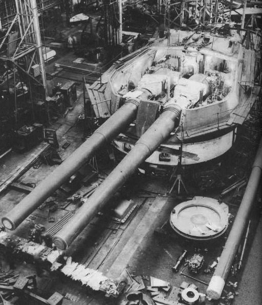 Монтаж 381мм орудий главного калибра в башню «Эребуса»