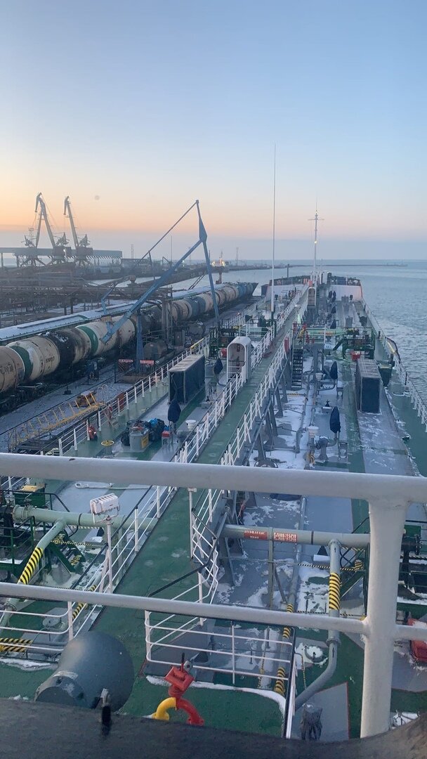 Танкер "Майя" в порту Ейск. 7 декабря 2020г. Фото Никита Карягин