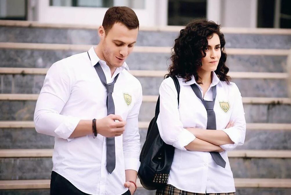 Кадр из сериала "В ожидании солнца" источник яндекс картинки