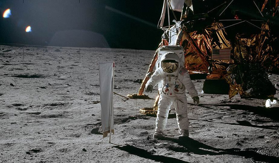 Высадка астронавтов на Луне