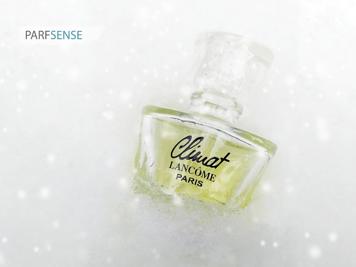 фото автора. Миниатюра Climat Lancome EDP. Не повторяйте в домашних условиях, фотосессии на снегу вредят Вашему парфюму))