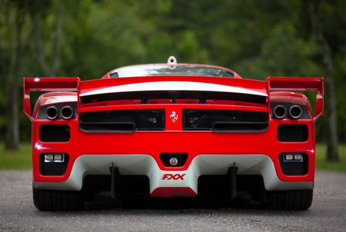 Автомобили не для всех: трековый суперкар Ferrari за 2,5 миллиона евро