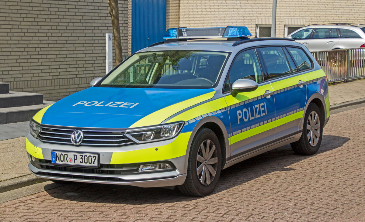 VW Golf Police