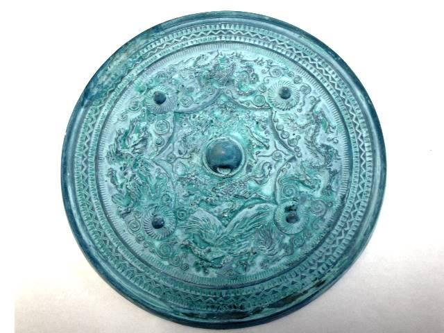 Меч яшма и зеркало. Священная регалия японских императоров. Бронзовое зеркало ята-но-кагами. 2019 год 1 мая восшествия на престол императора японии нарухито. Три священные регалии японии.