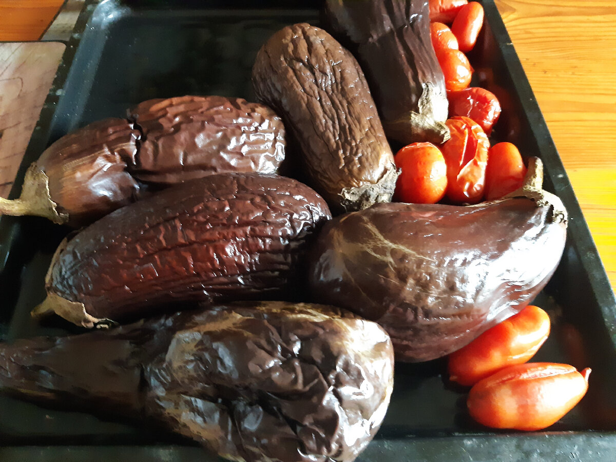 Запеченные баклажаны и помидоры(фото автора)