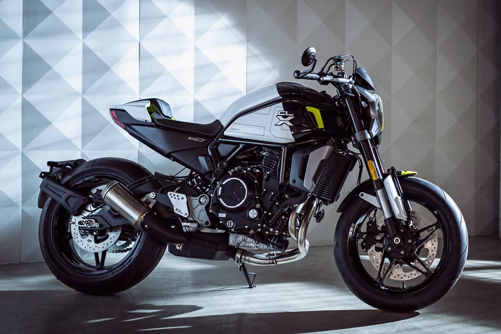 CF Moto 700 CLX