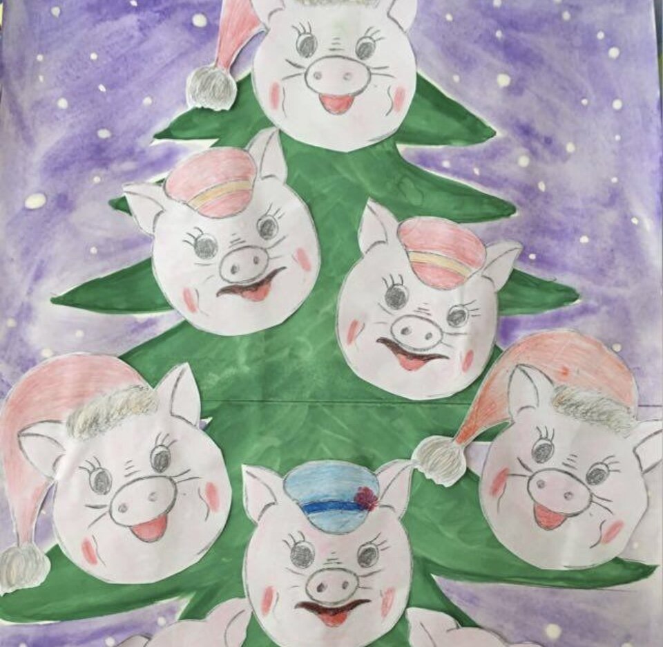 Фото автора. Елочку я рисовала, хрюшек родители наших детей.