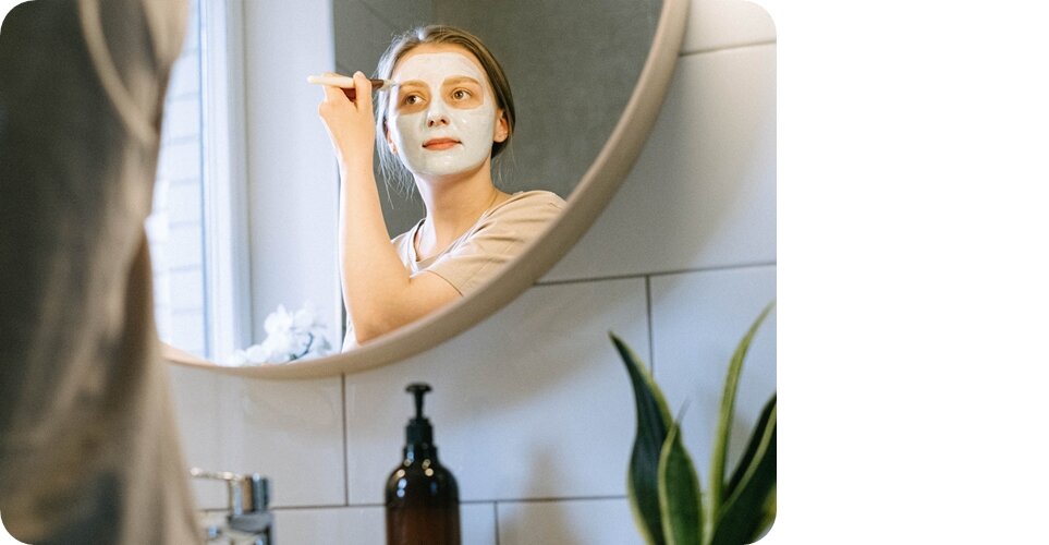 Глина с успехом используется не только в промышленности, но и в косметике.