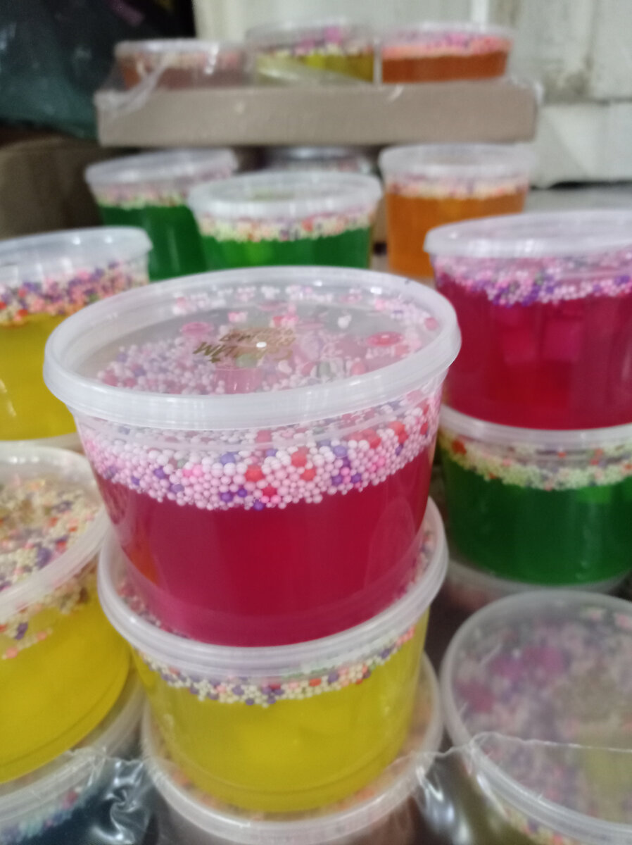 разные цвета с добавлением маленьких шариков