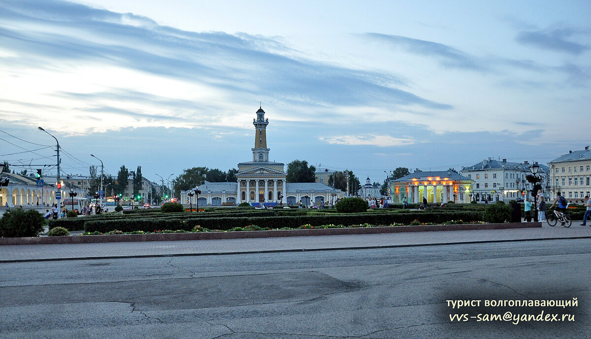 Вид на площадь со стороны улицы Свердлова. Фото 28.08.2018.