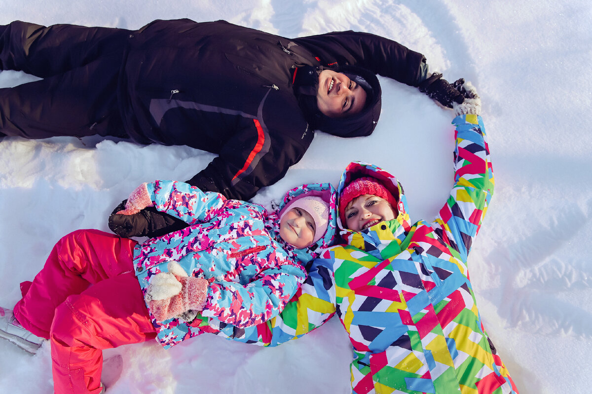 Меня сейчас поддерживают общение с близкими и книги