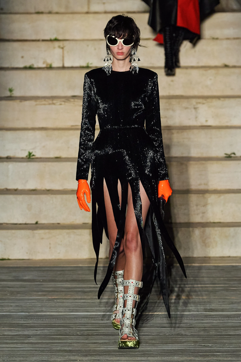 Resort 2023- шоу Gucci Cosmogonie