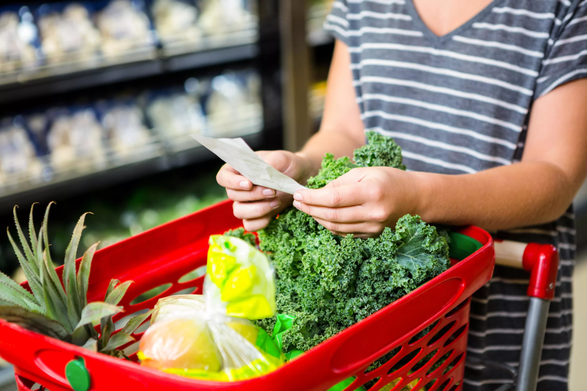 Поход в магазин. Экономия продуктов. Сэкономить на еде. Экономия на продуктах. Экономить на продуктах.