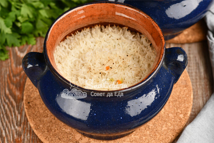Рис с мясом в горшочках - рецепт с фото на уральские-газоны.рф