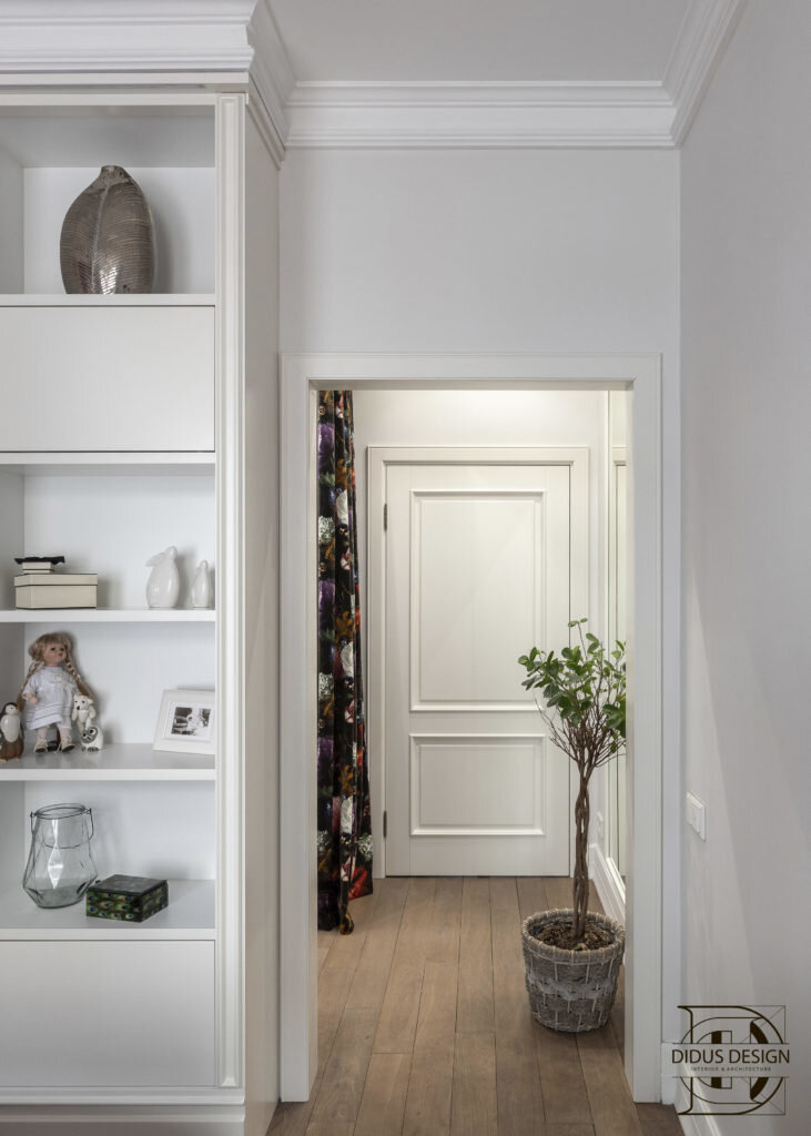 Нескучный интерьер на 50 кв.м. Классика и насыщеные цвета в яркой двушке