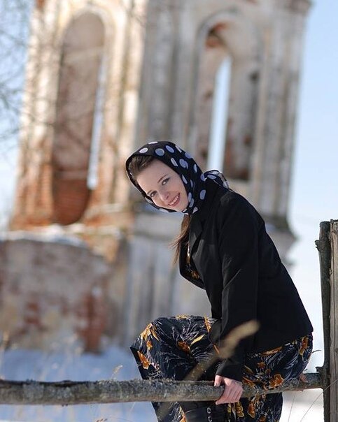 Фото девушек в храме