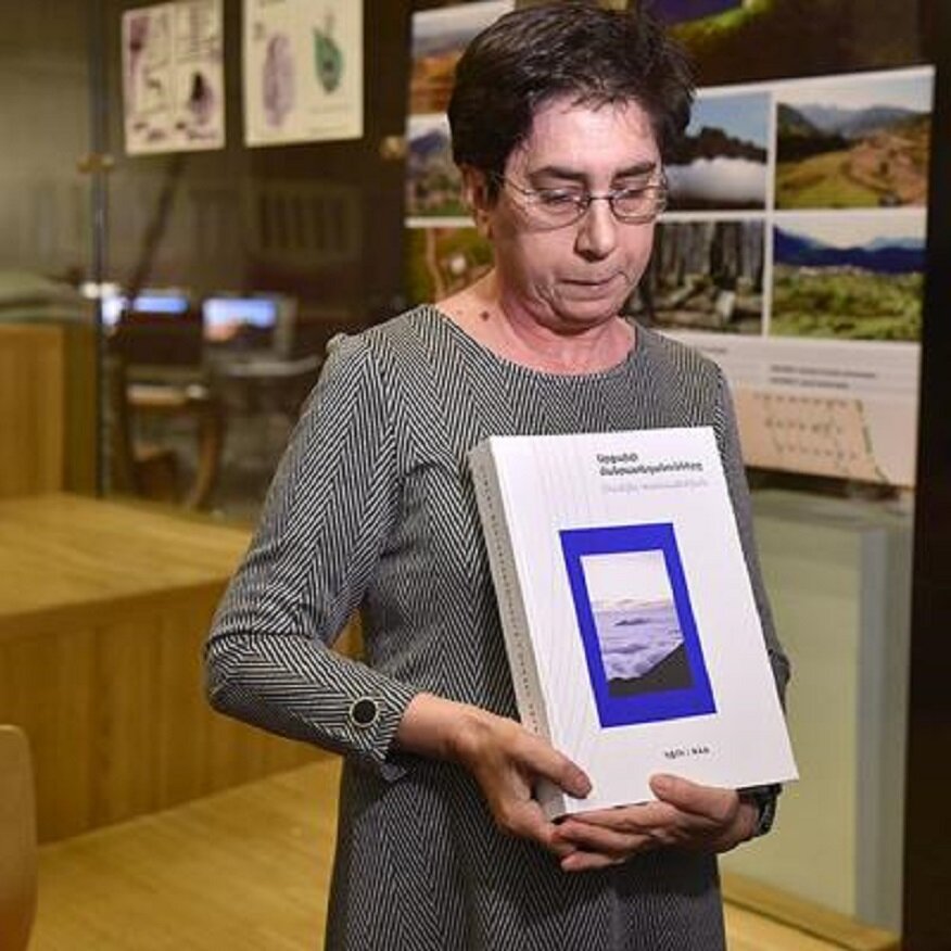  Вдова Самвела Карапетяна - Эмма Абрамян