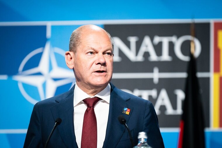    Ранее Олаф Шольц заявлял, что хочет продолжить общение с Владимиром Путиным
