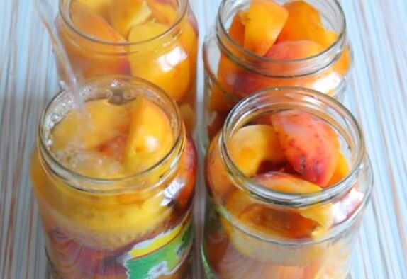 Персики на зиму: в собственном соку или в сиропе