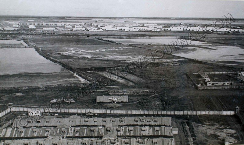На фото 1944 года бараки Южного поселка видны на переднем плане.