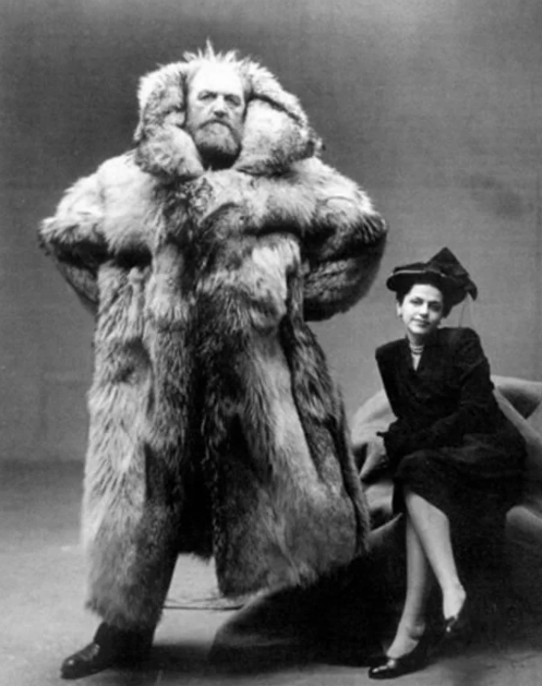 На фотографии отнюдь не полярник, а датский художник-иллюстратор Дагмар Фройхен-Гейл, но выглядит очень убедительно.