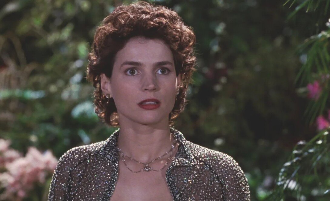 Джулия Ормонд в роли Сабрина