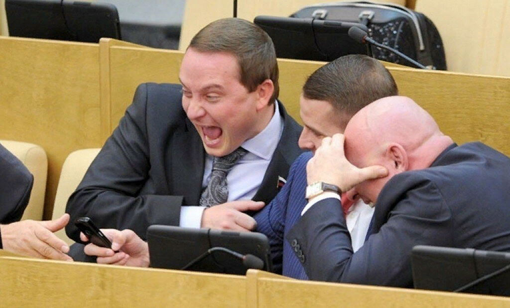 Найди своего депутата. Депутаты Госдумы. Депутаты смеются. Депутаты ржут в Думе. Смешные депутаты Госдумы