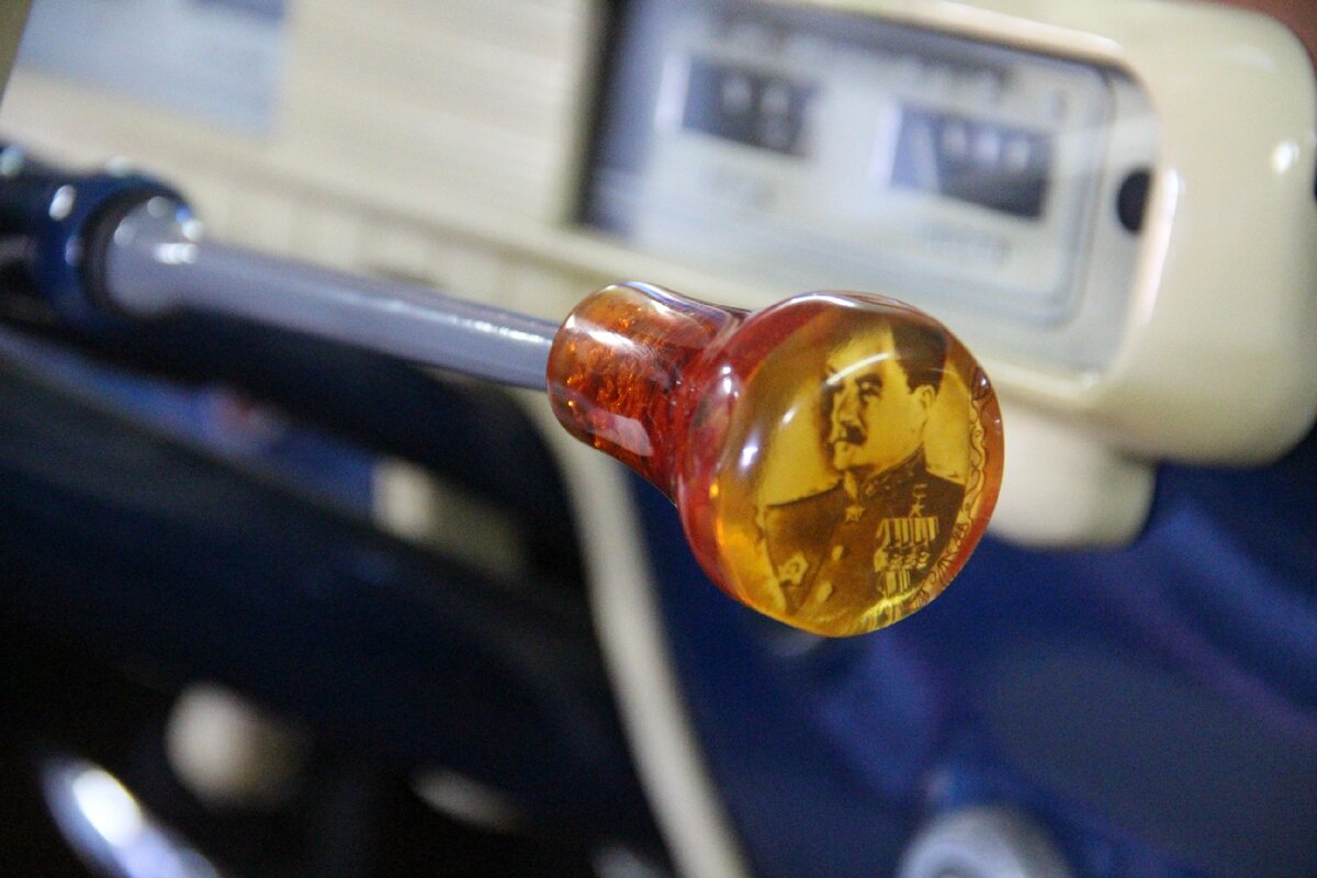 Прикинул как смотрится на моей Волге ГАЗ 21 с V8.