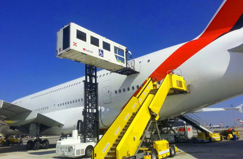 File:Bulmor PBL Passenger boarding lift.jpg - Wikimedia Commons