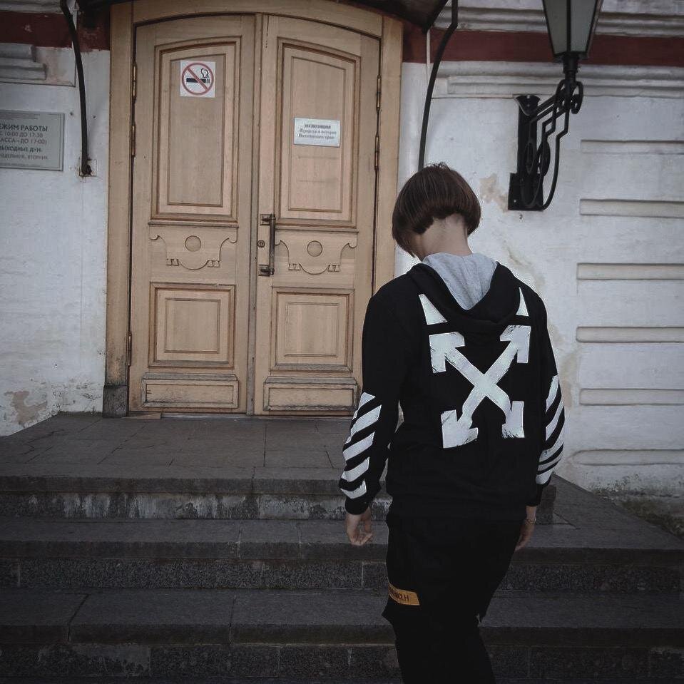 Мы расскажем как сделать такой холодный-мрачный фильтр не выходя из instargam