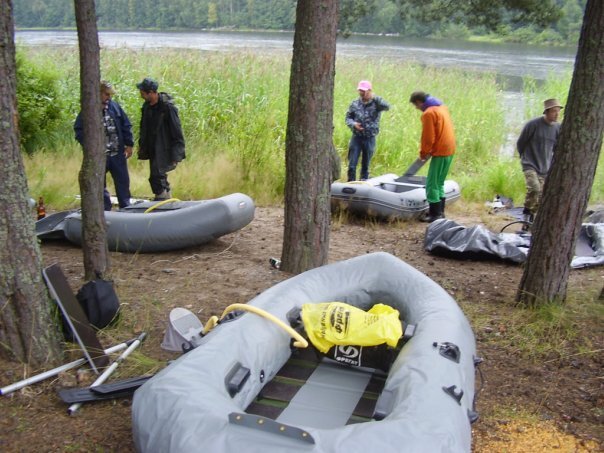 Готовим лодки к спуску на воду