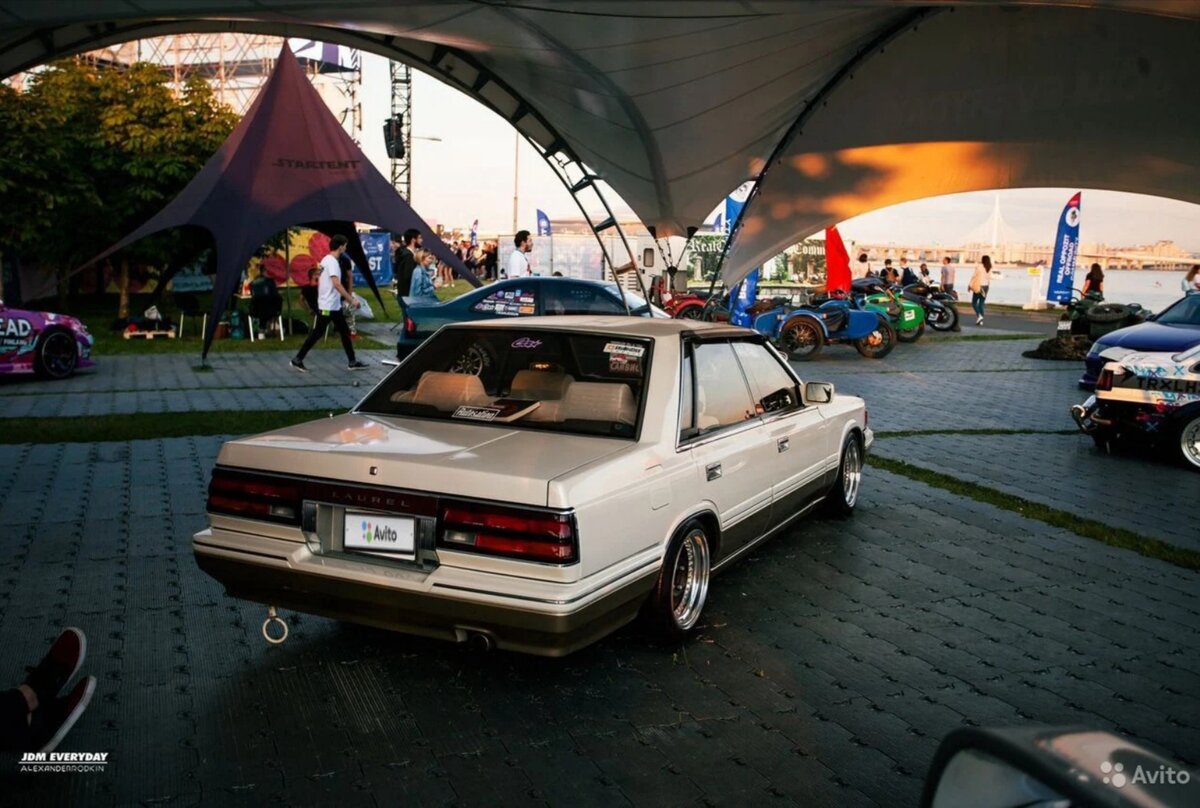 1. Nissan Laurel c32 в кузове хартоп. Настоящая легенда японского автопрома. Цены на данные аппараты начинаются от 135к рублей. 