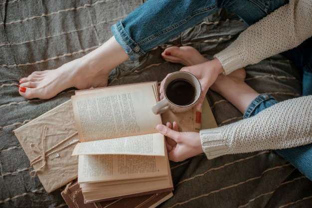 раскладка с книгой (фото из свободных источников)