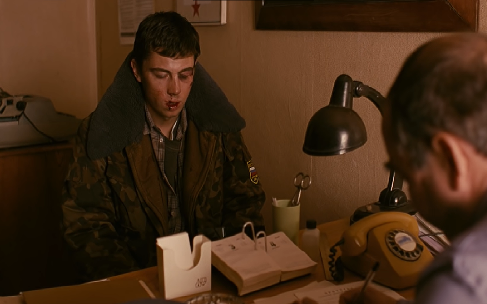 Кадр из фильма "Брат".