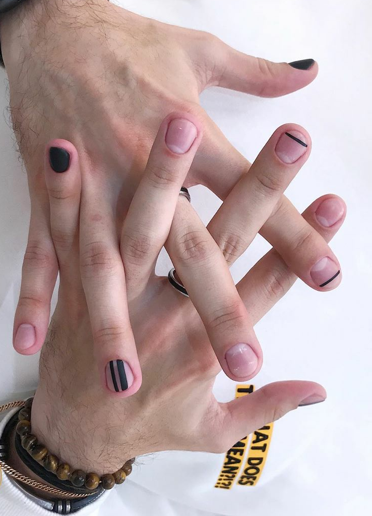 Мужской маникюр с минималистичным дизайном