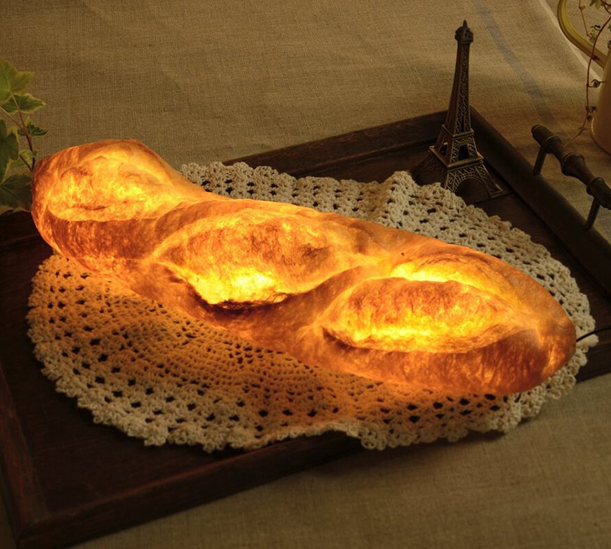 Лампа в виде багета.