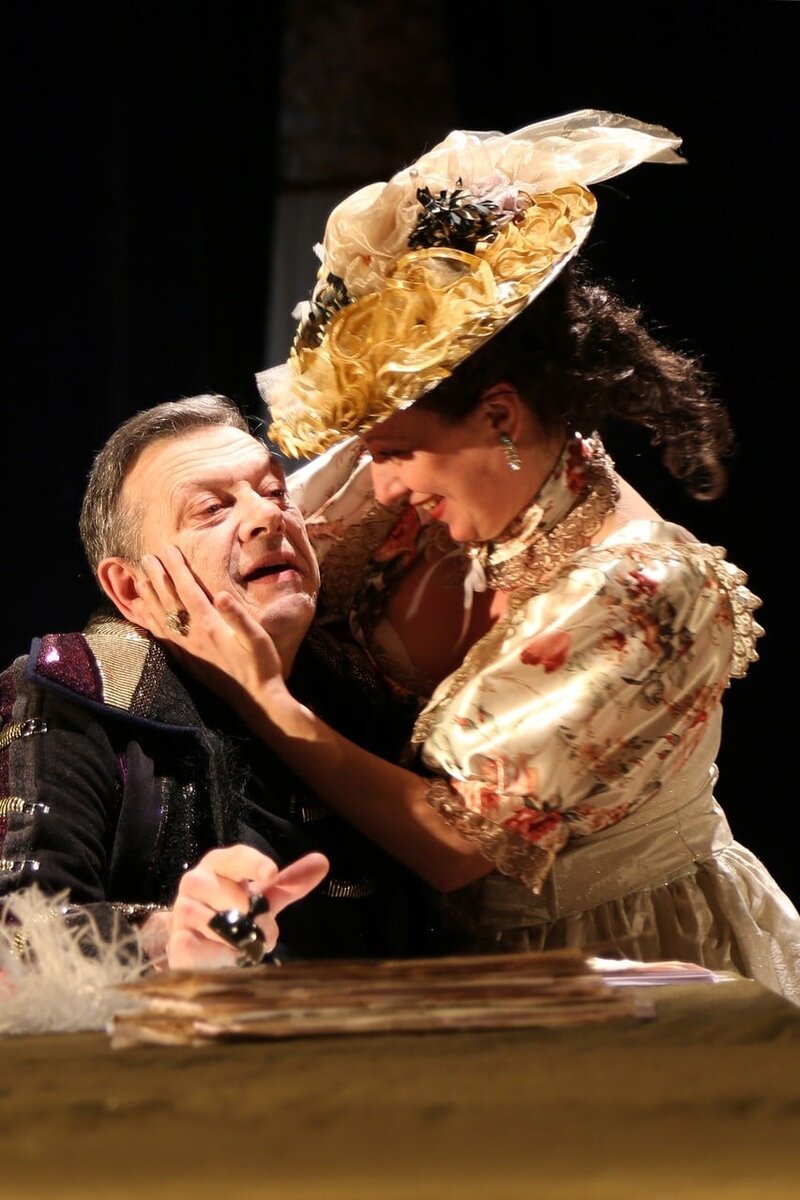 Фантасмагория "Шинель". Режиссер Татьяна Тимонина.  Акулина Никитична Белобрюшкова  - актриса Ольга Антипова. Иван Абрамович Ерошкин - актер Сергей Федорчук.