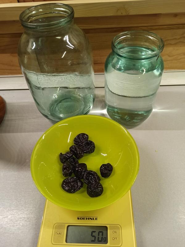 50 грамм чернослива на 1 литр самогона - авторское фото©