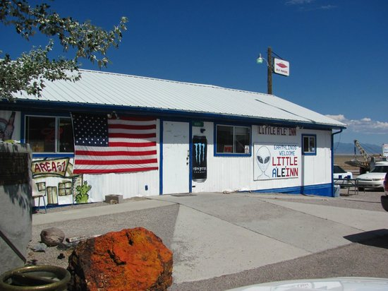 Бар "Lil' A'Le'Inn"