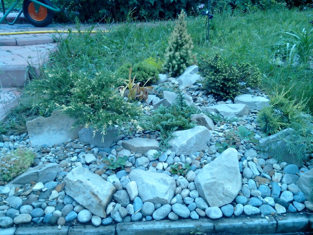 маленькая горочка, буквально 1х1м