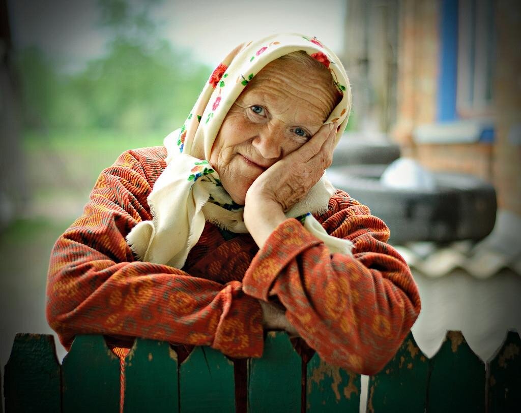 Неунывающая старушка.