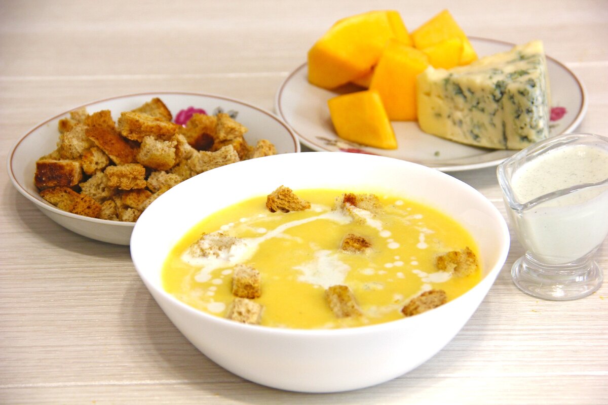 Рецепт, которому вы поставили больше всего лайков. Тыквенный суп-пюре с сыром с плесенью по рецепту Ильи Лазерсона. 1634 лайка