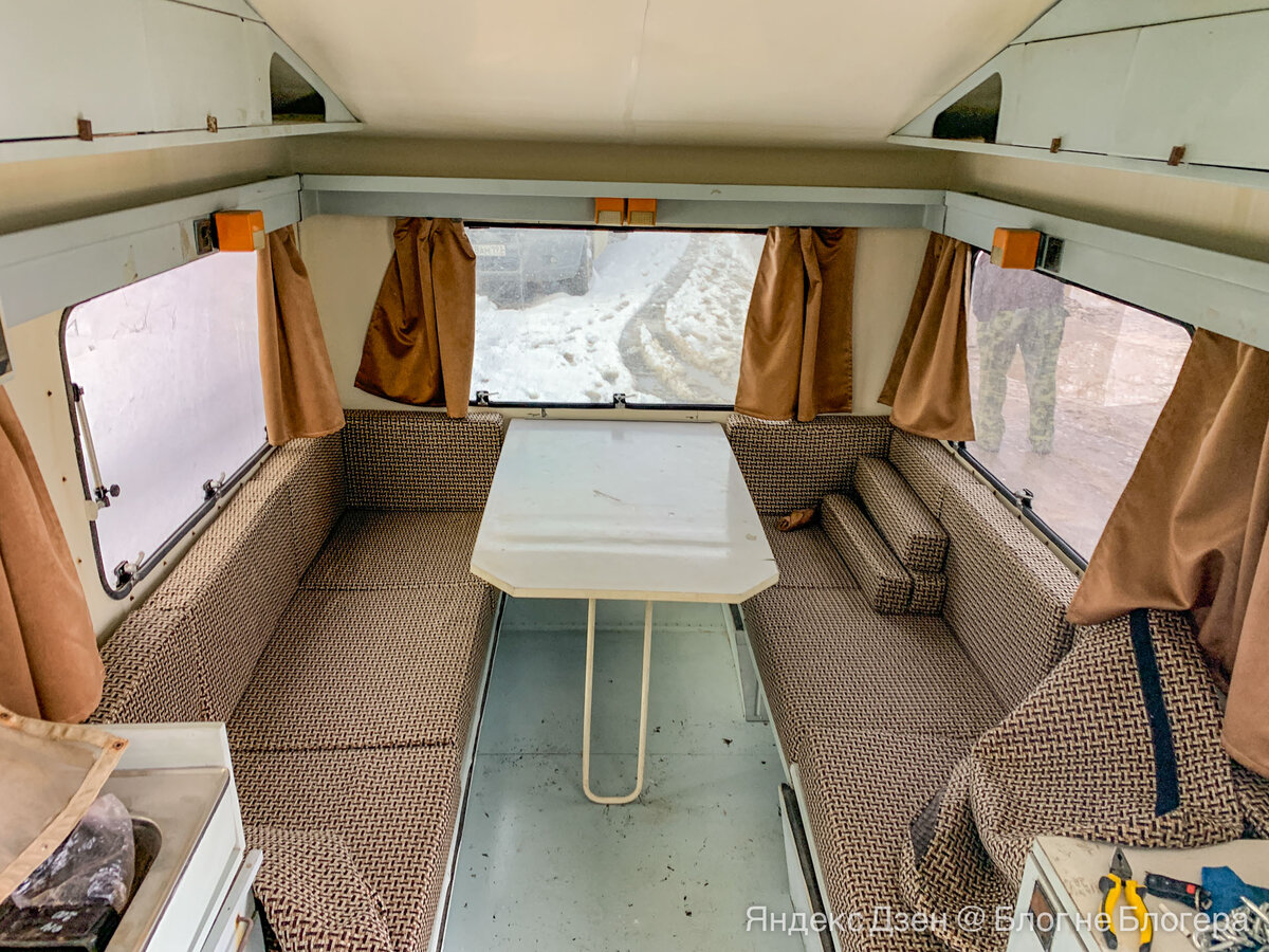 Стандартная компоновка. Все как у большинства европейских прицепов