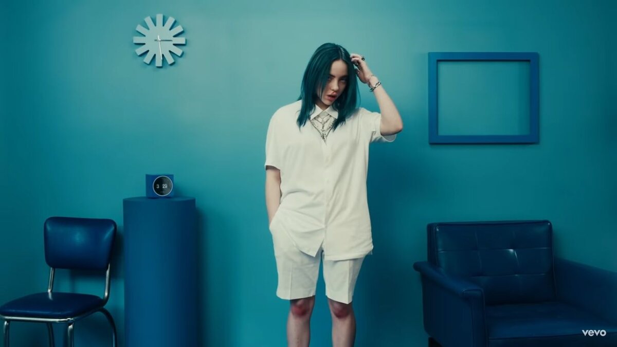 Кадр из клипа Билли Айлиш "Bad Guy" 2019.