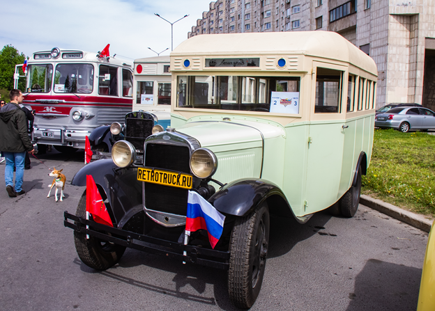 Вот такие первые автобусы колесили по улицам Ижевска - ГАЗ 03-30. Автор фото: Фандюшин Максим